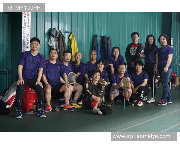 南京羽毛球队与上海羽毛球队赛后复盘速度对比分析与战术探讨